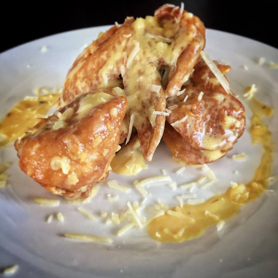 Cheesy Wings by Gandia St